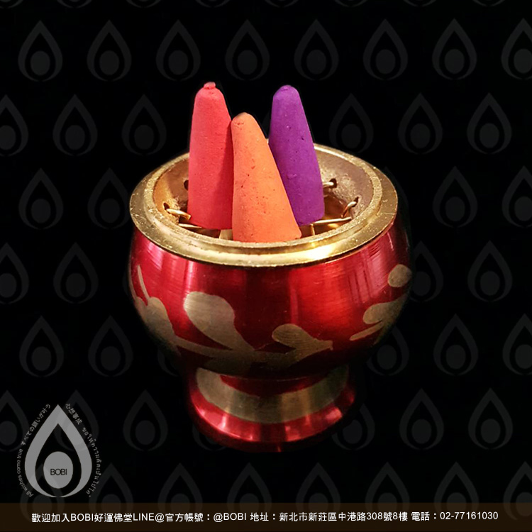 BOBI塔香爐紅金色系款式實拍，爐口與爐身帶金色裝飾