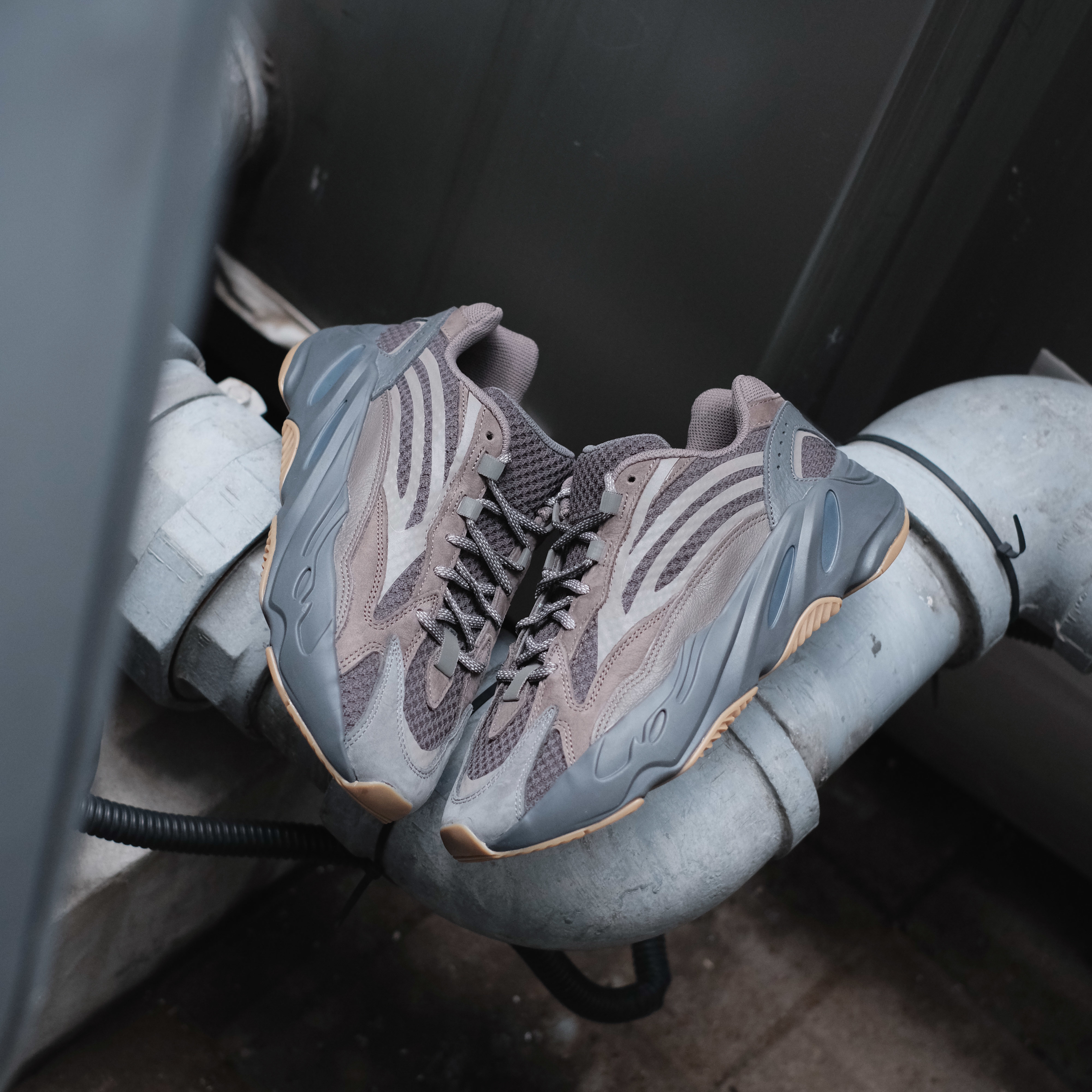 [現貨] YEEZY BOOST 700V2 GEODE EG6860