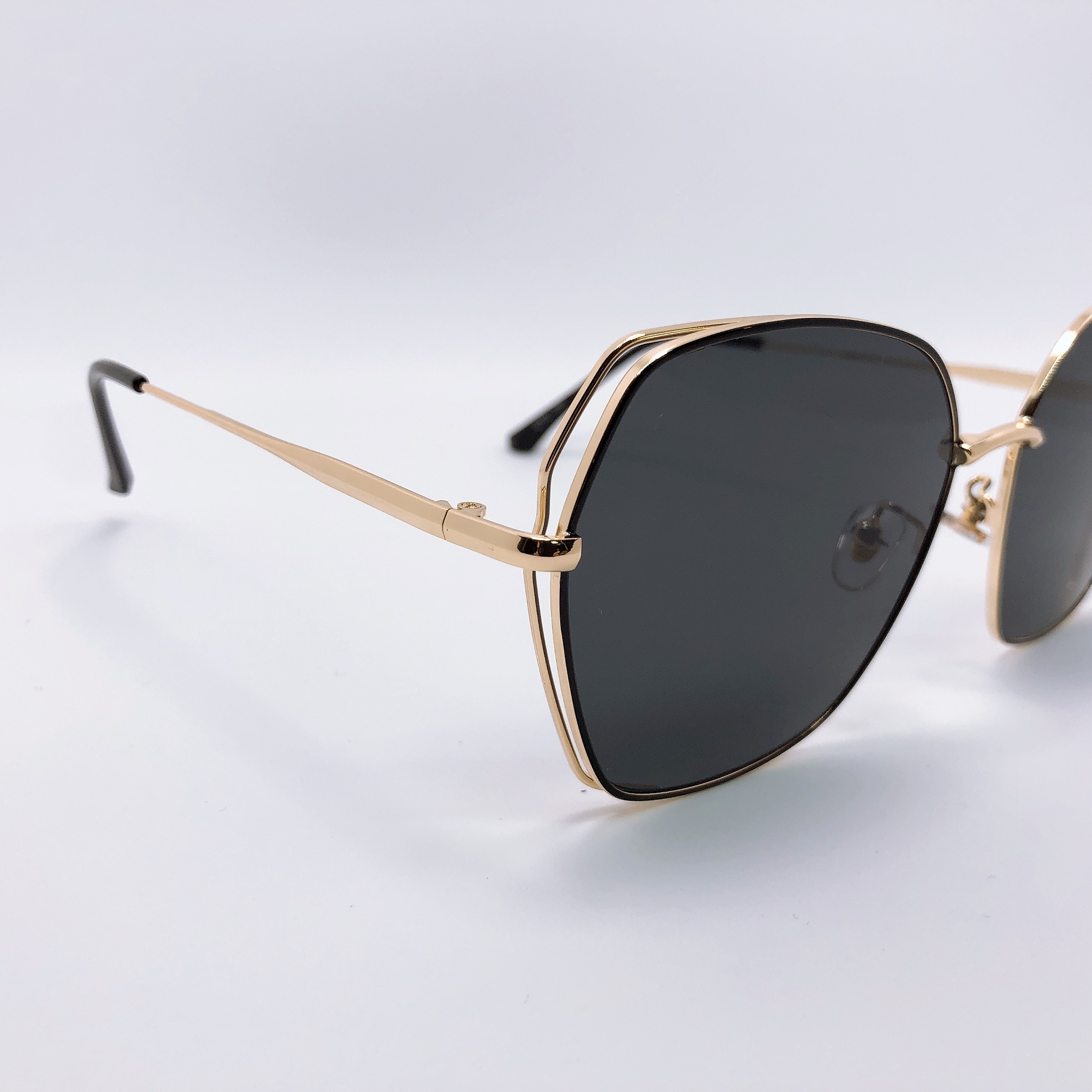 S120358金屬方框墨鏡/四色