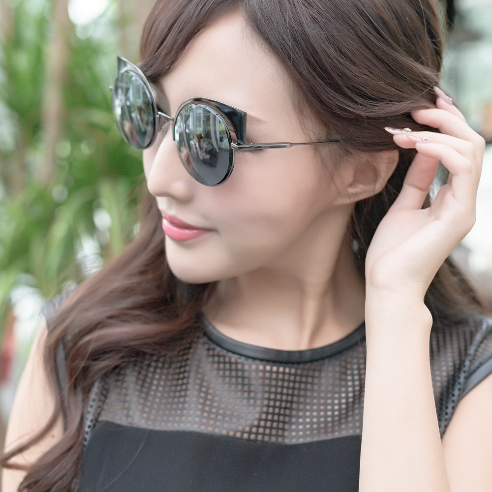 FENDI 廣告主打 水銀鏡面 太陽眼鏡(銀色)