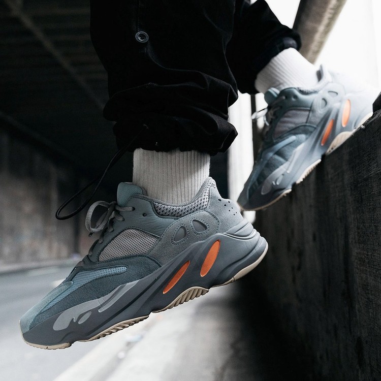 inertia yeezy 700