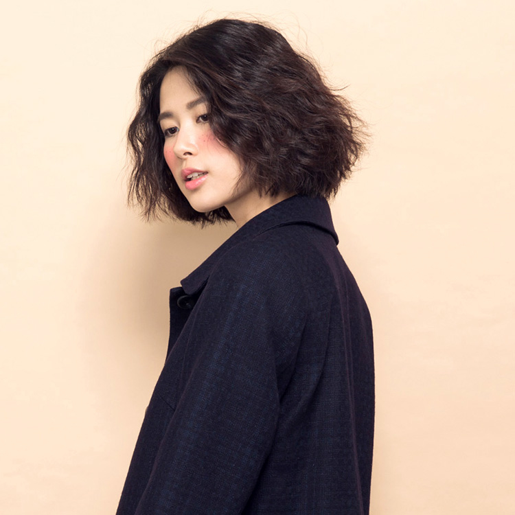 等待知更鳥吟唱季節的詩