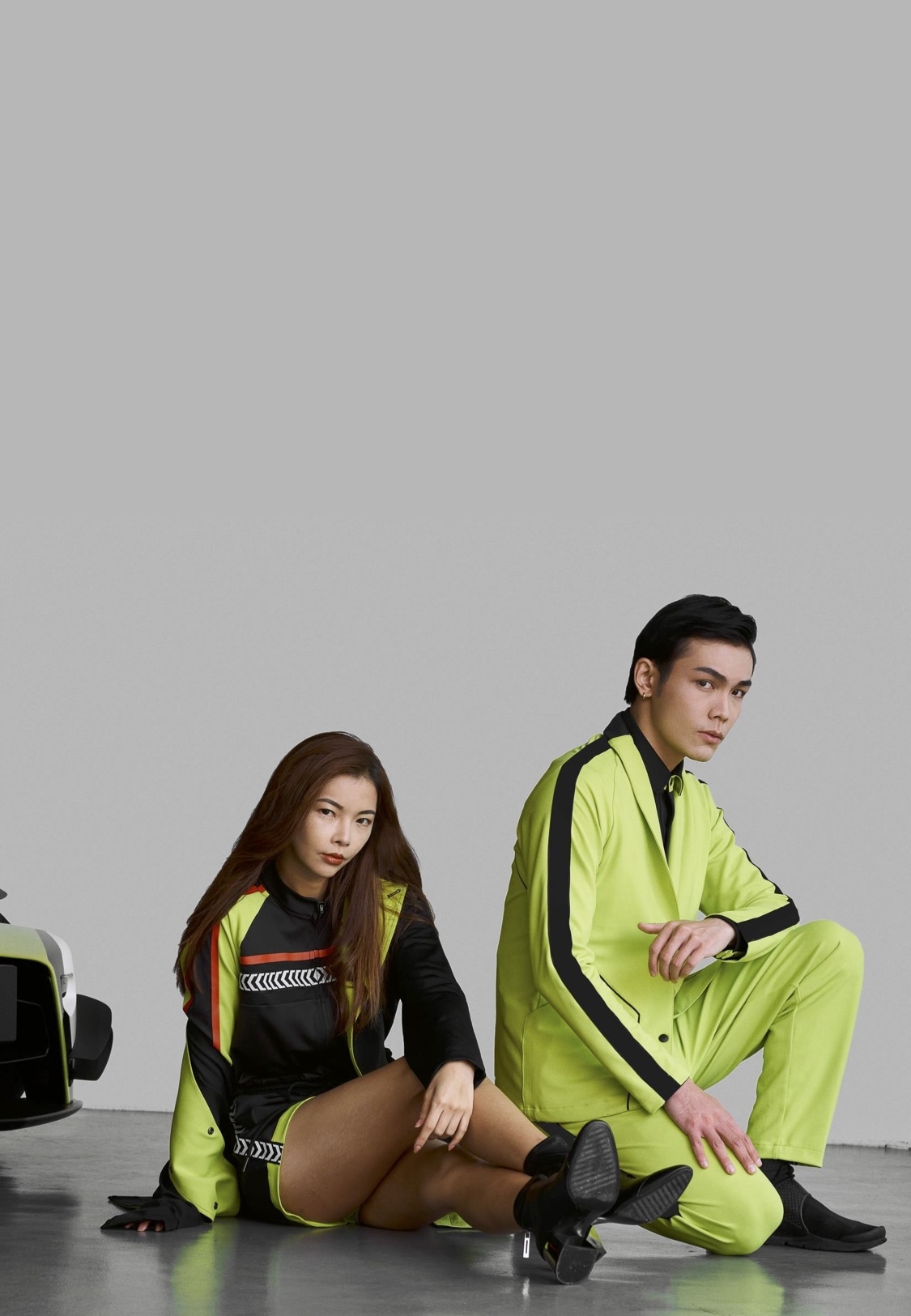 《19AW倫敦時裝週 》 LARMURE倫敦特派員隨筆 ＃2019春夏，LARMURE主推螢光色系服飾，結合跑車的概念，將流暢的服裝線條、明亮色彩與TCool機能布料相互搭配，面對即將來臨的炎炎夏日，輕鬆展現我們的時尚態度。