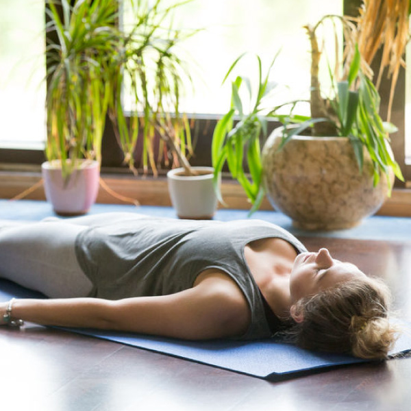 瑜珈,瑜珈放鬆,瑜珈伸展,紓壓,肌肉伸展,上班族壓力大,心靈紓壓,瑜珈冥想