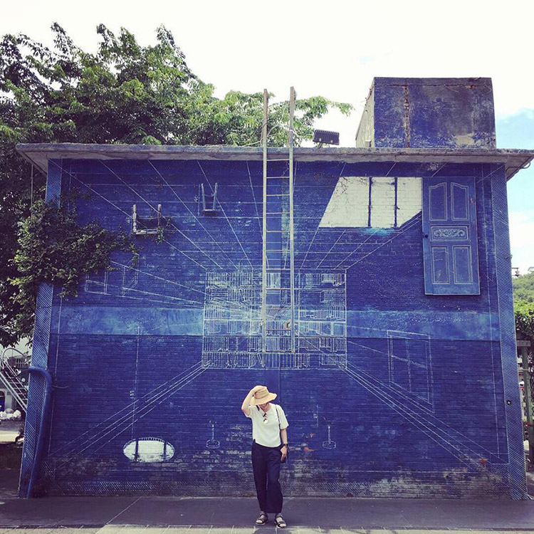 帶許許兒去旅行-台東藍曬圖