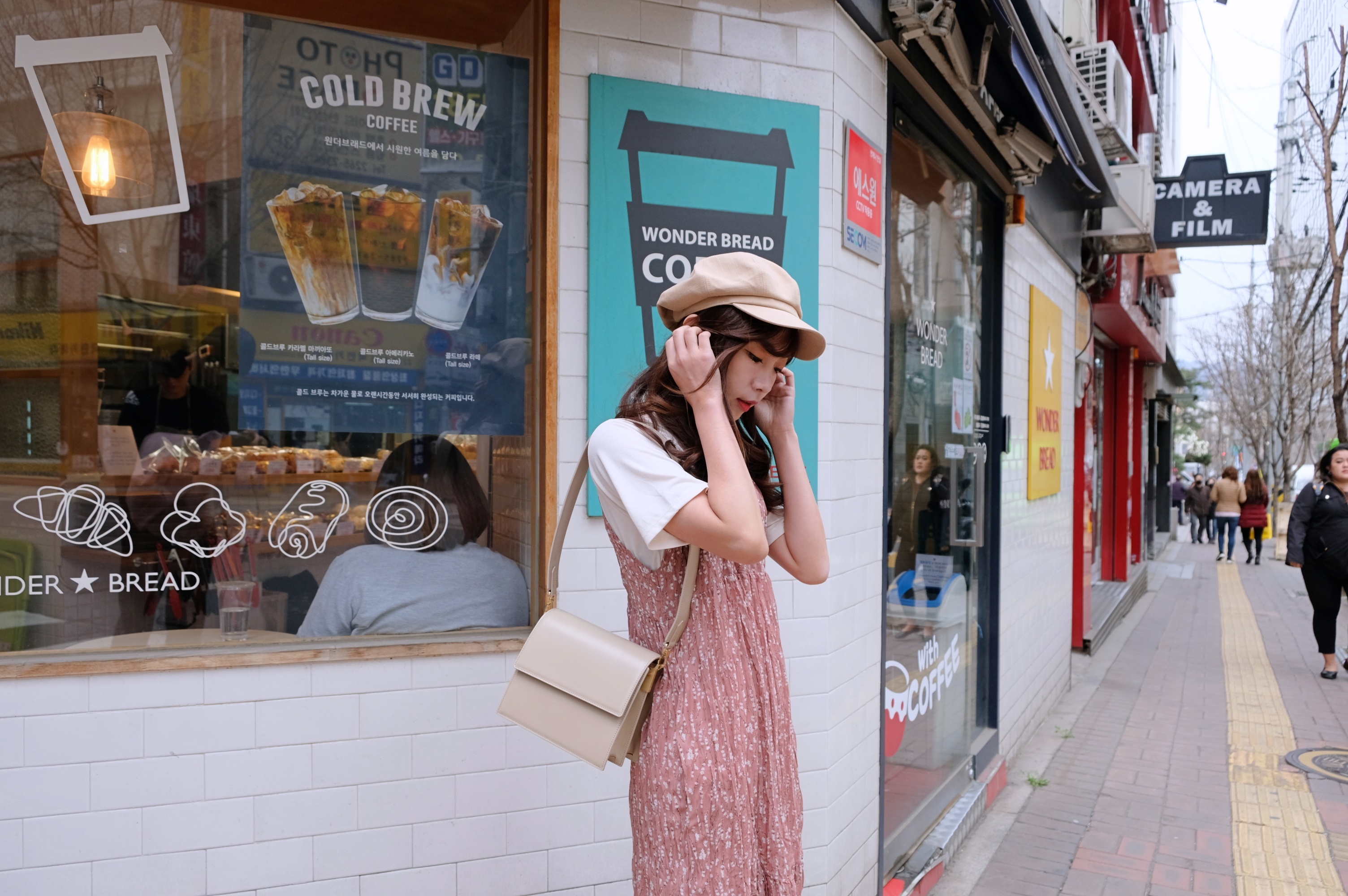 2way神正高質感淺奶茶風琴包(附兩種揹帶)