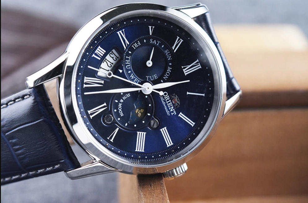 萬年鐘錶 - 東方錶  ORIENT   藍面月象機械皮革男錶   RA-AK0011D   錶徑 42.5mm