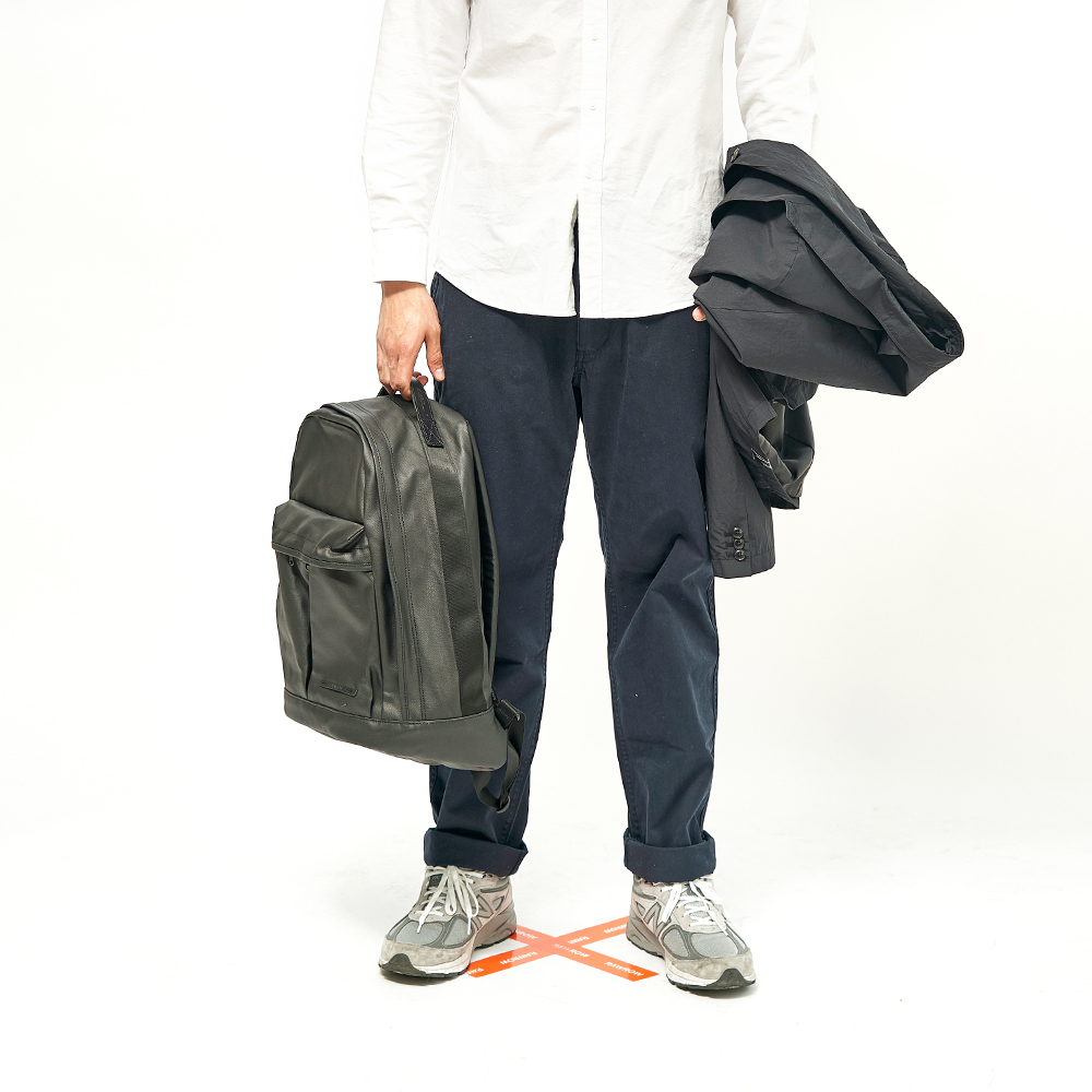 極黑系列-15吋兩用經典後背包(手提/後背)-RBP421BK