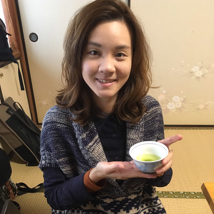 許許兒雨中停滯的時間針織罩衫-藍雨顧客實穿心得