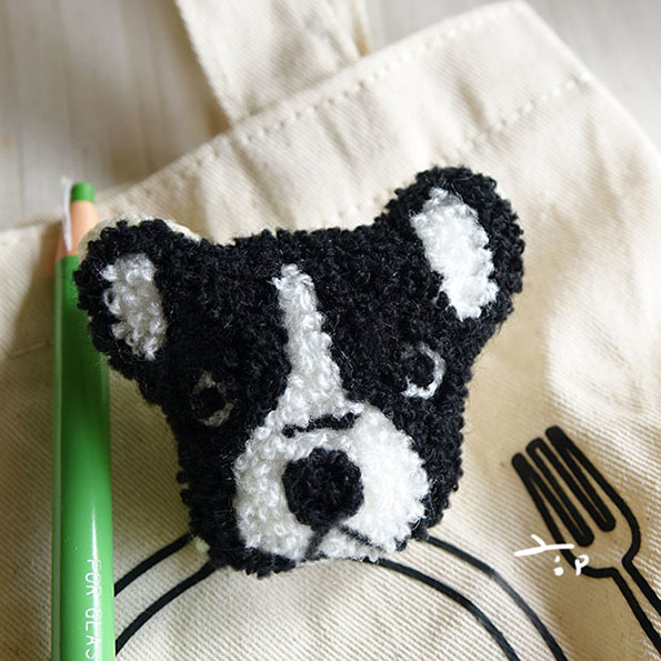 法鬥刺繡胸針