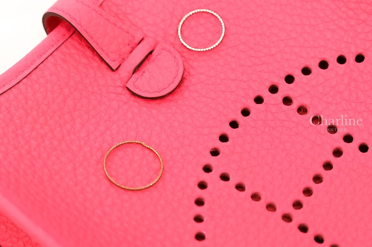 Hermès Evelyne TPM 16cm ​I6 Rose Extreme Taurillon Clemence 玫瑰桃粉色簍空洞洞肩背包