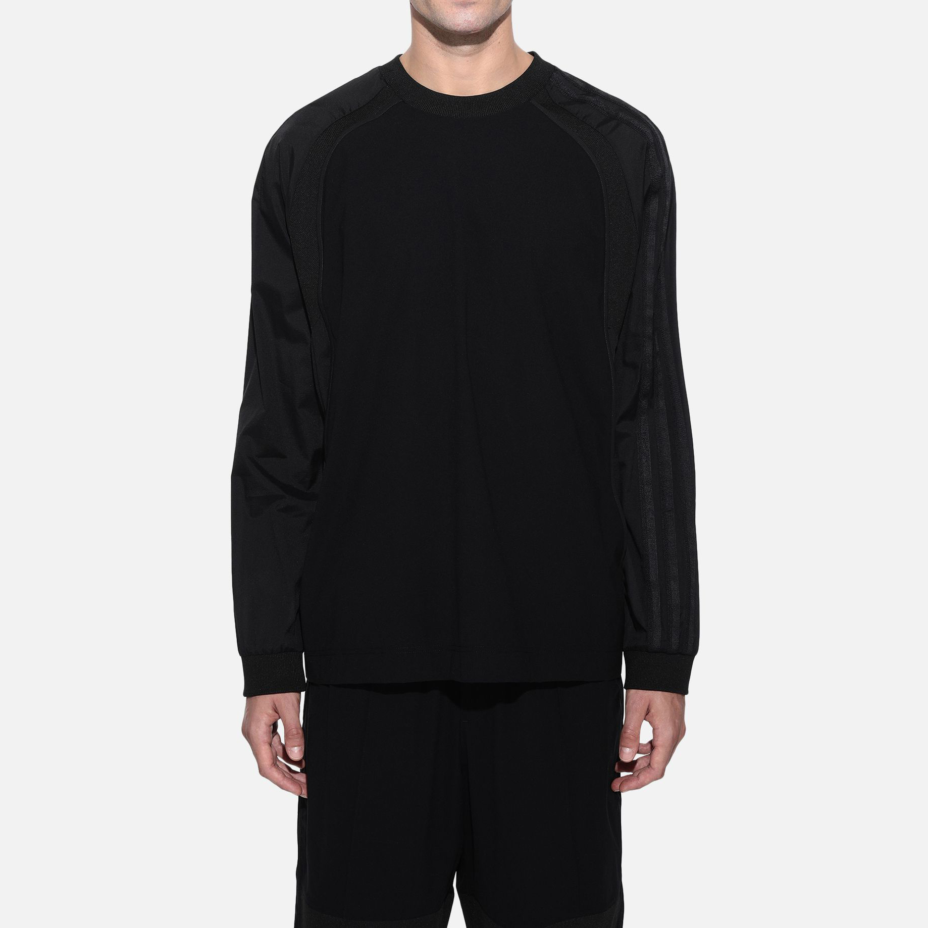 【 Y-3 APPLIQUÉ SIDE STRIPES SWEAT 手袖線條大學TEE 】