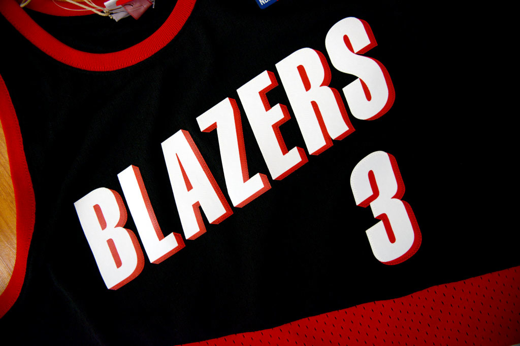 Mitchell & Ness 波特蘭拓荒者隊 Damon Stoudamire 1999-2000 復刻 Swingman 球衣