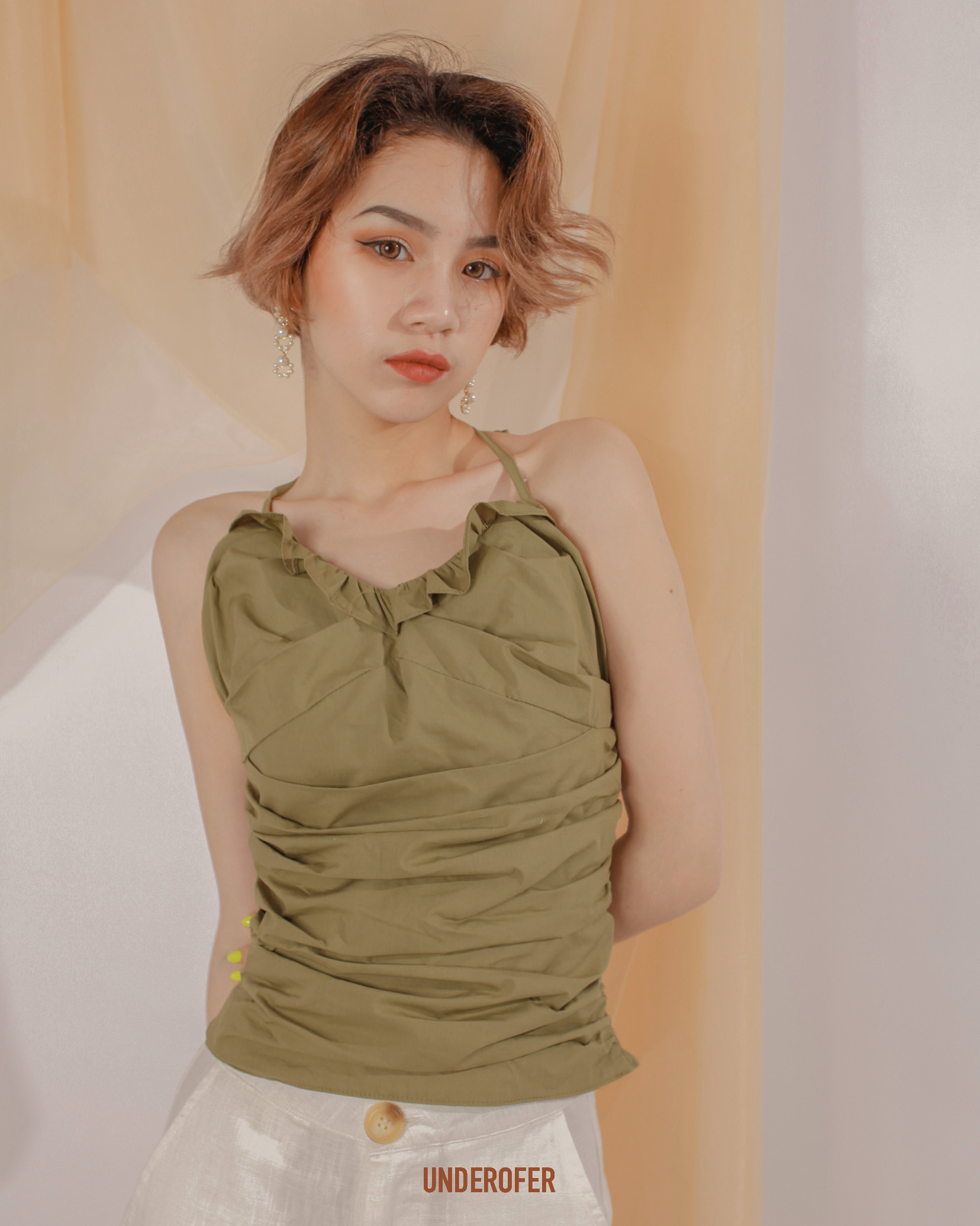 【零碼】-UNDEROFER-細肩抓皺胸口木耳邊上衣 TLUX6F6140419