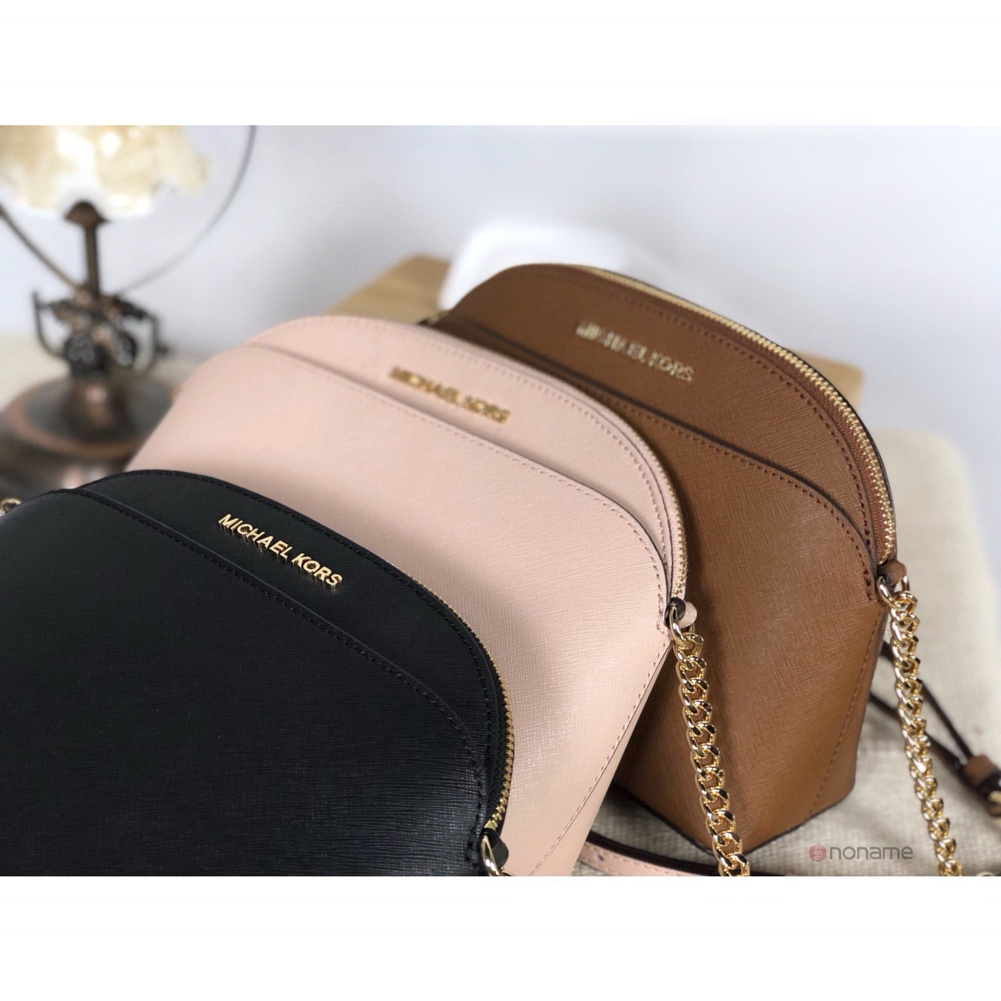 Michael Kors MK 防刮紋 質感 貝殼包 側背包 (女生)