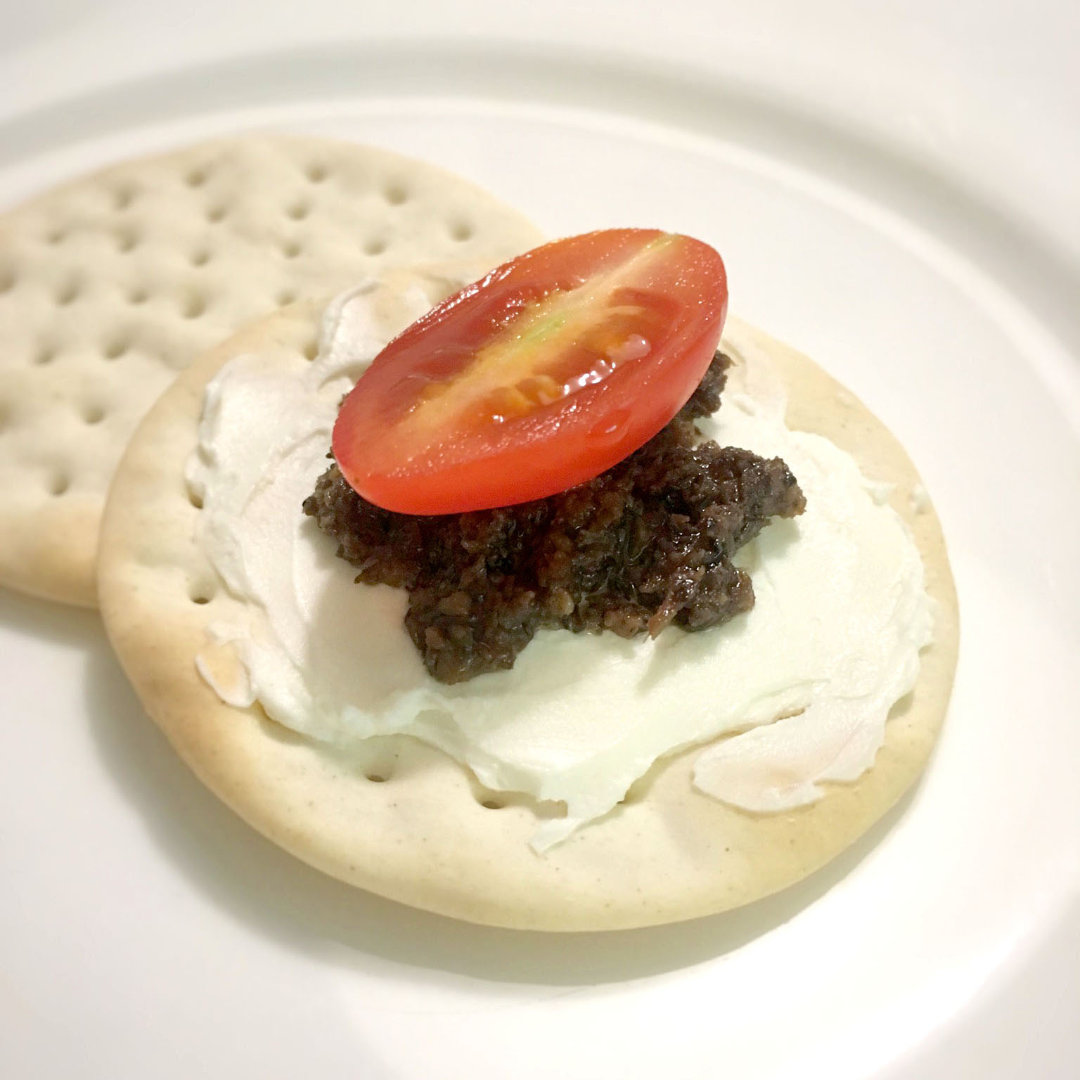 脆克力架配黑松露醬