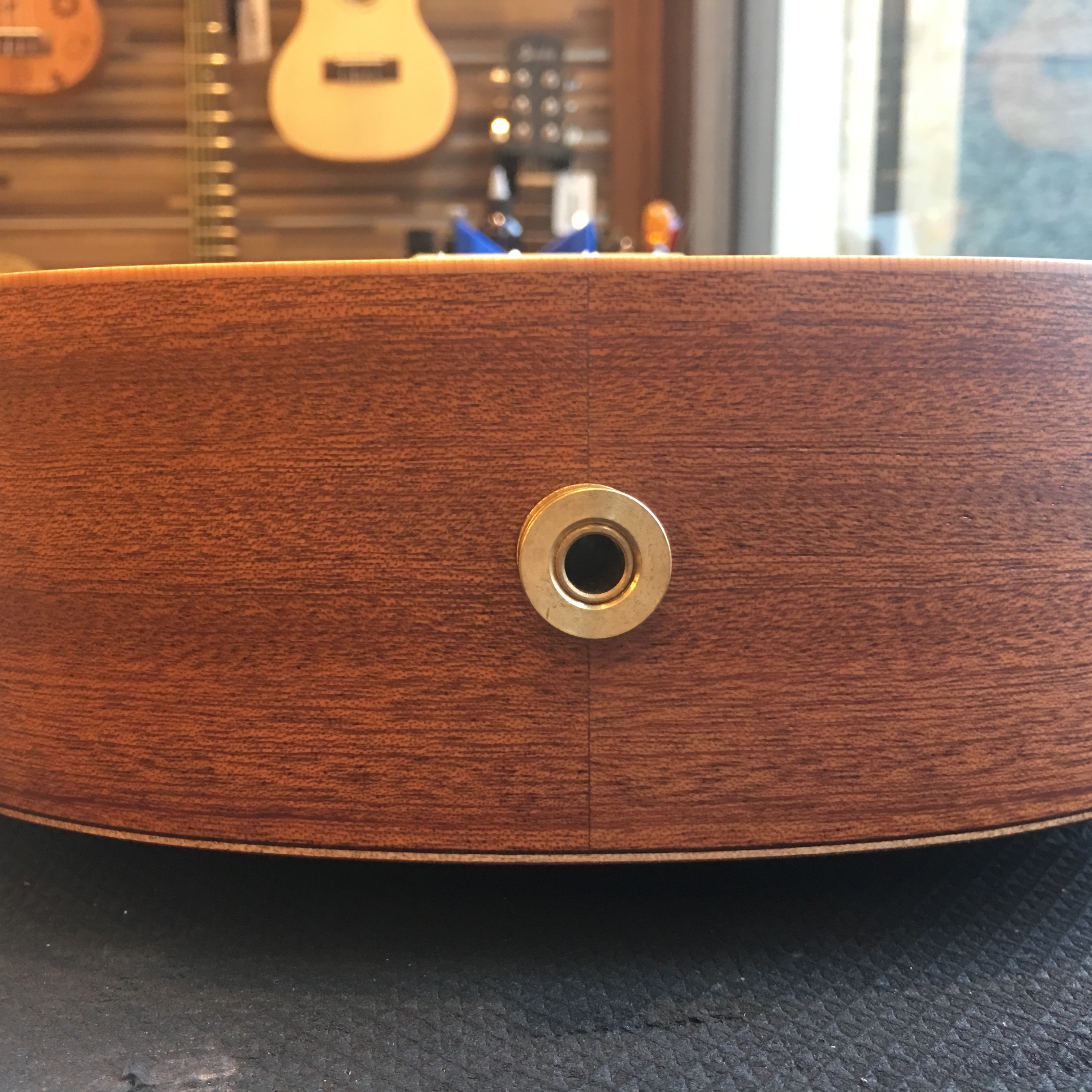 烏克麗麗拾音器插孔示意圖