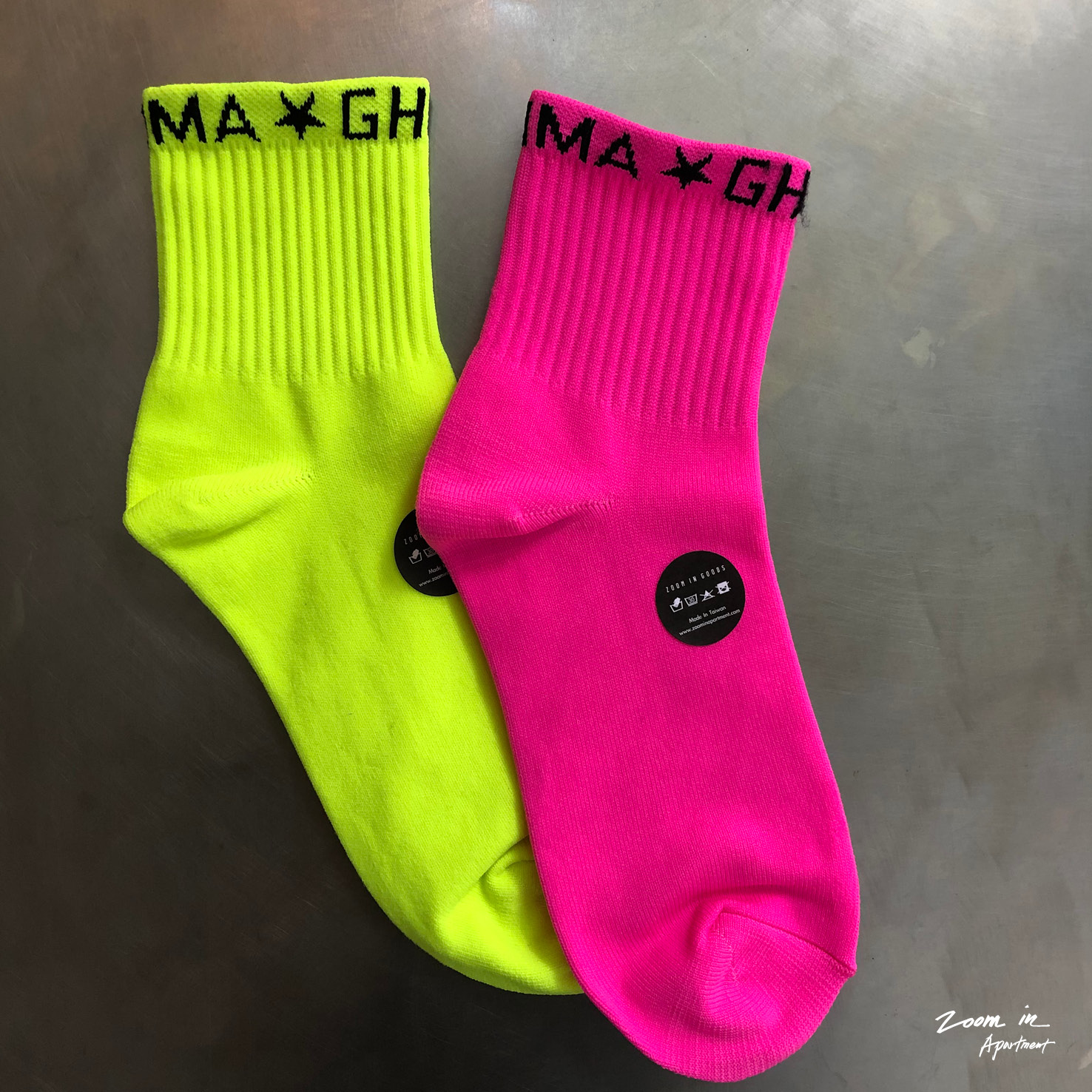 『GHOST EMMA 螢光短襪』