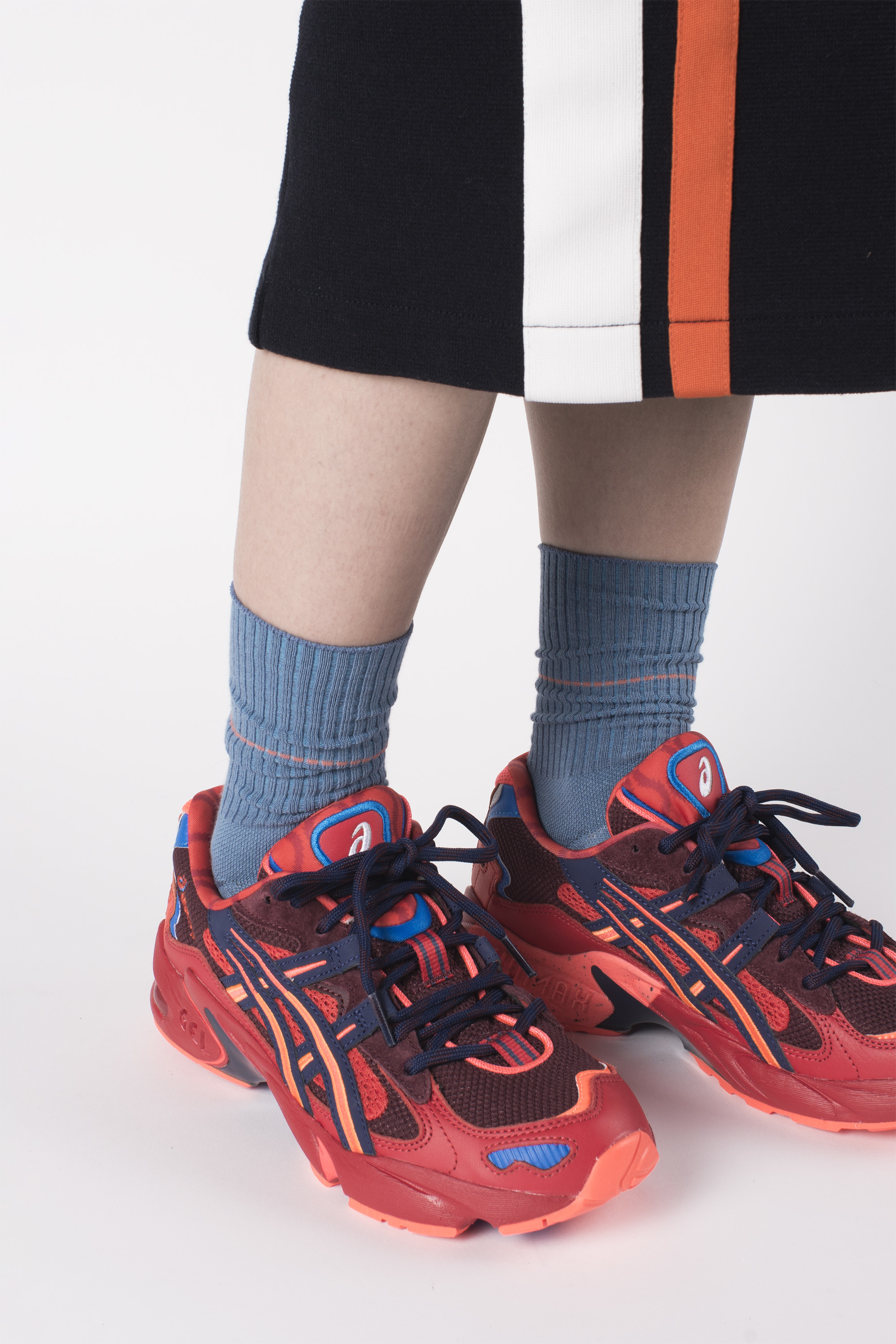 台灣街頭潮流襪子品牌nozzle quiz 後研 19SS NEW BASIC基本款素色機能襪履，將「基本」以最純粹的方式呈現。同時擁有「薄襪」的輕薄視覺且觸感清爽，推薦帆布鞋、滑板鞋、涼鞋、VANS、街頭流行古著工裝風格搭配。