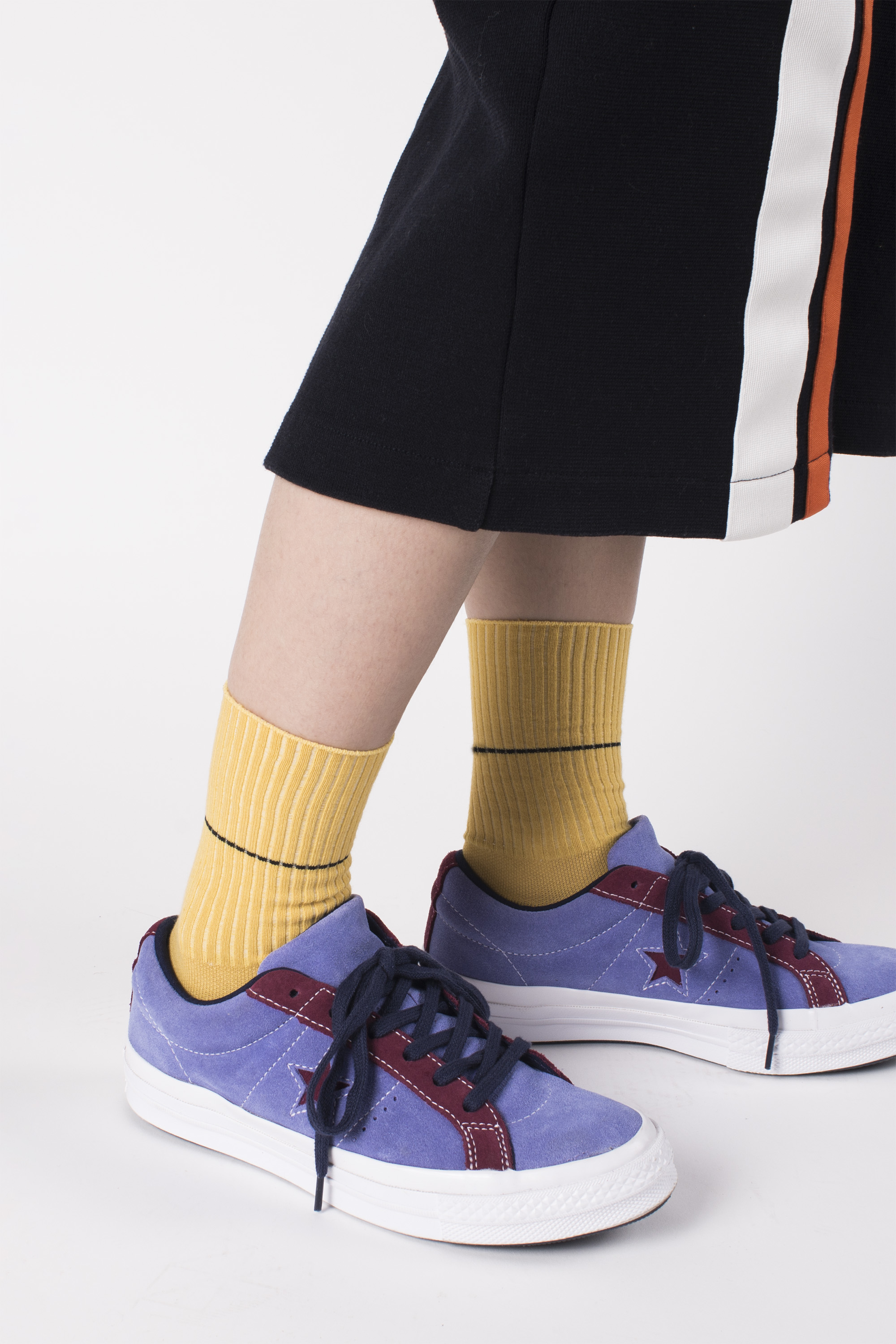 台灣街頭潮流襪子品牌nozzle quiz 後研 19SS NEW BASIC基本款素色機能襪履，將「基本」以最純粹的方式呈現。同時擁有「薄襪」的輕薄視覺且觸感清爽，推薦帆布鞋、滑板鞋、涼鞋、VANS、街頭流行古著工裝風格搭配。