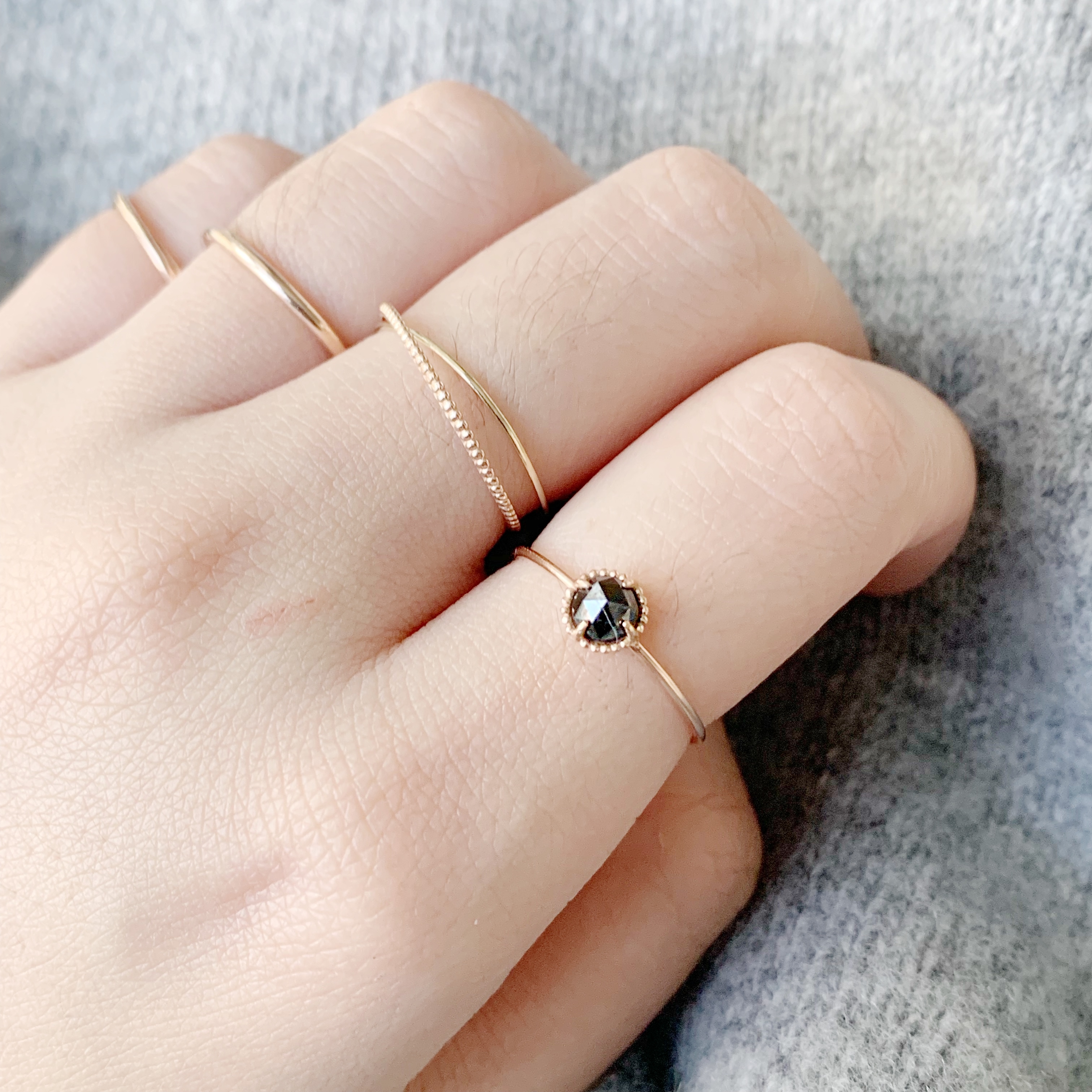 14k光滑杯子蛋糕黑鑽原礦戒指