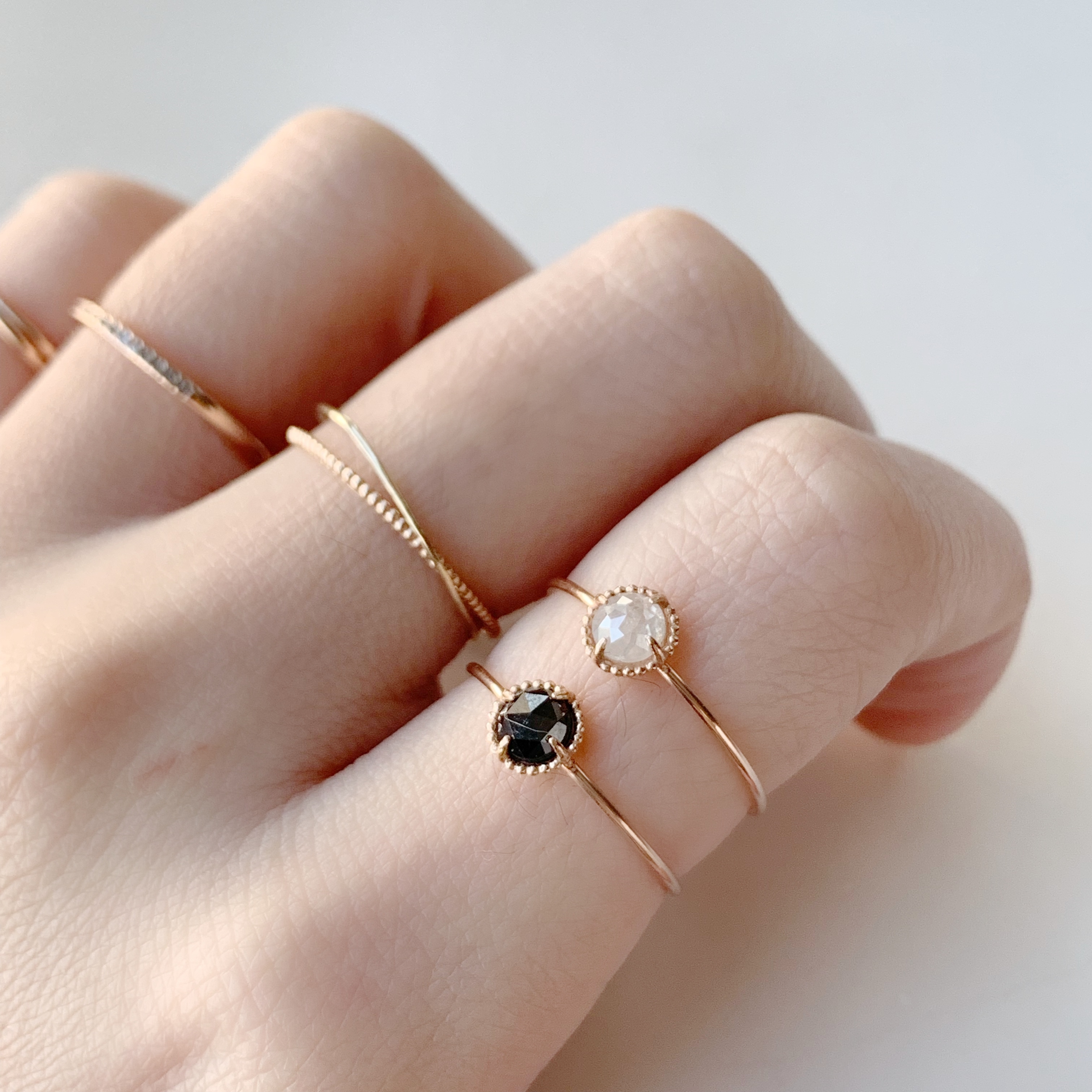 14k光滑杯子蛋糕灰鑽原礦戒指