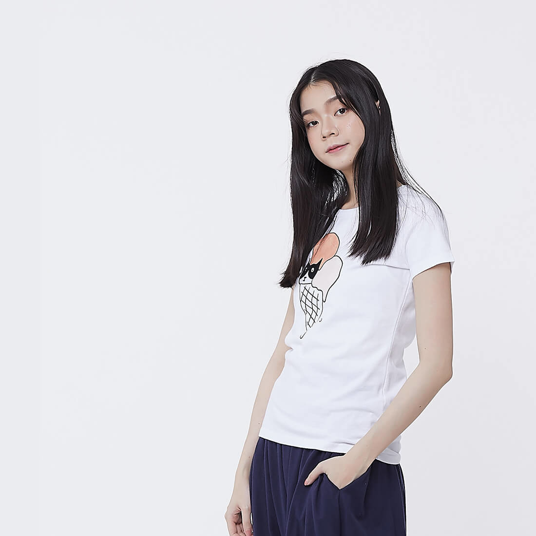 貓躲冰淇淋 短袖 蜜桃棉 女T 純白