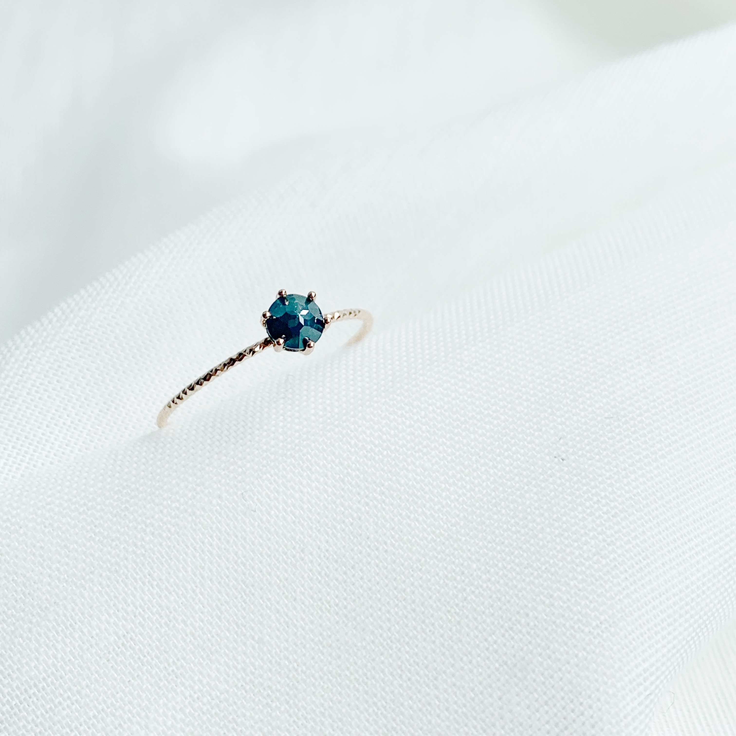 14K六爪4mm藍鑽原礦滿天星戒指