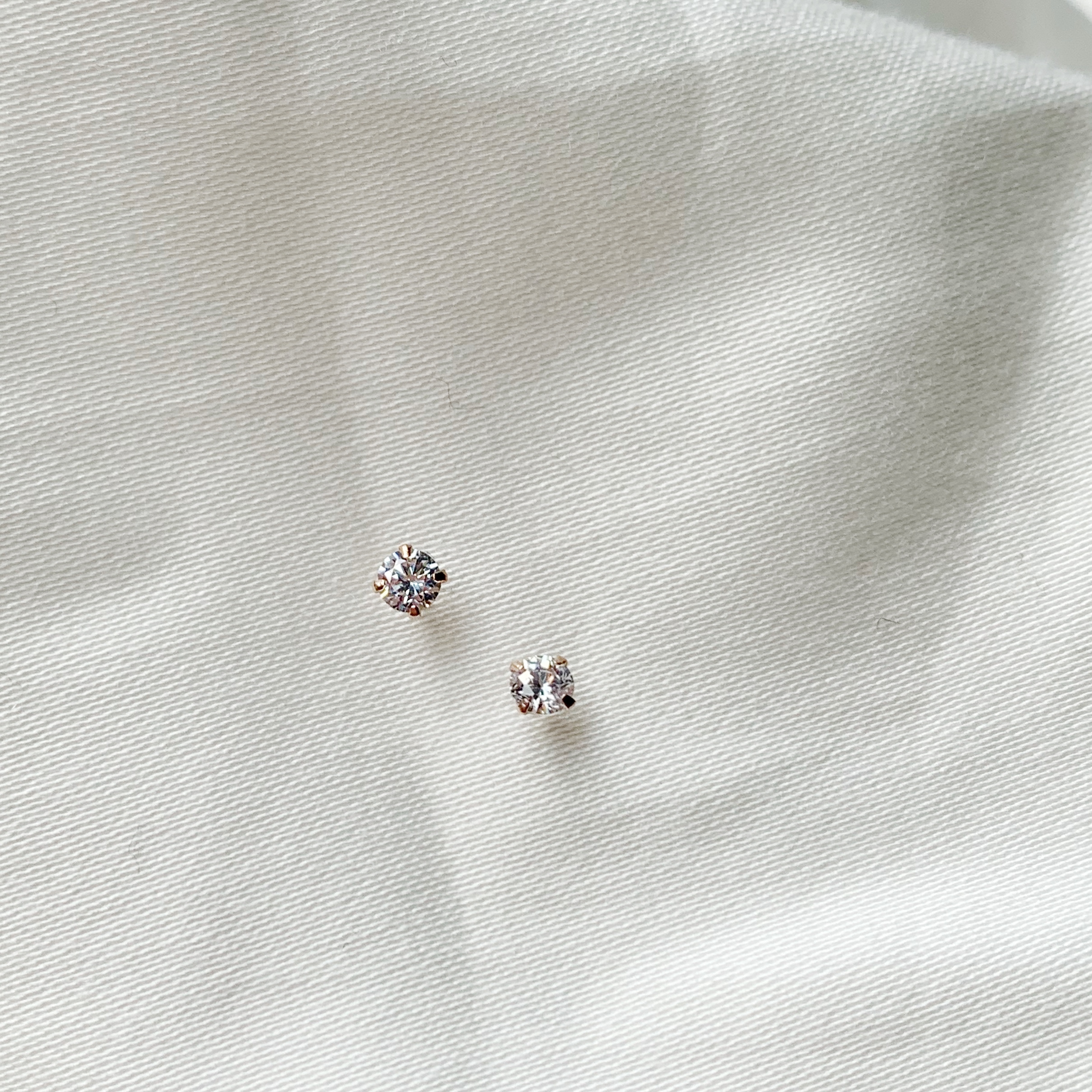 14k玫瑰金 3mm裸肌鋯石耳環(單)