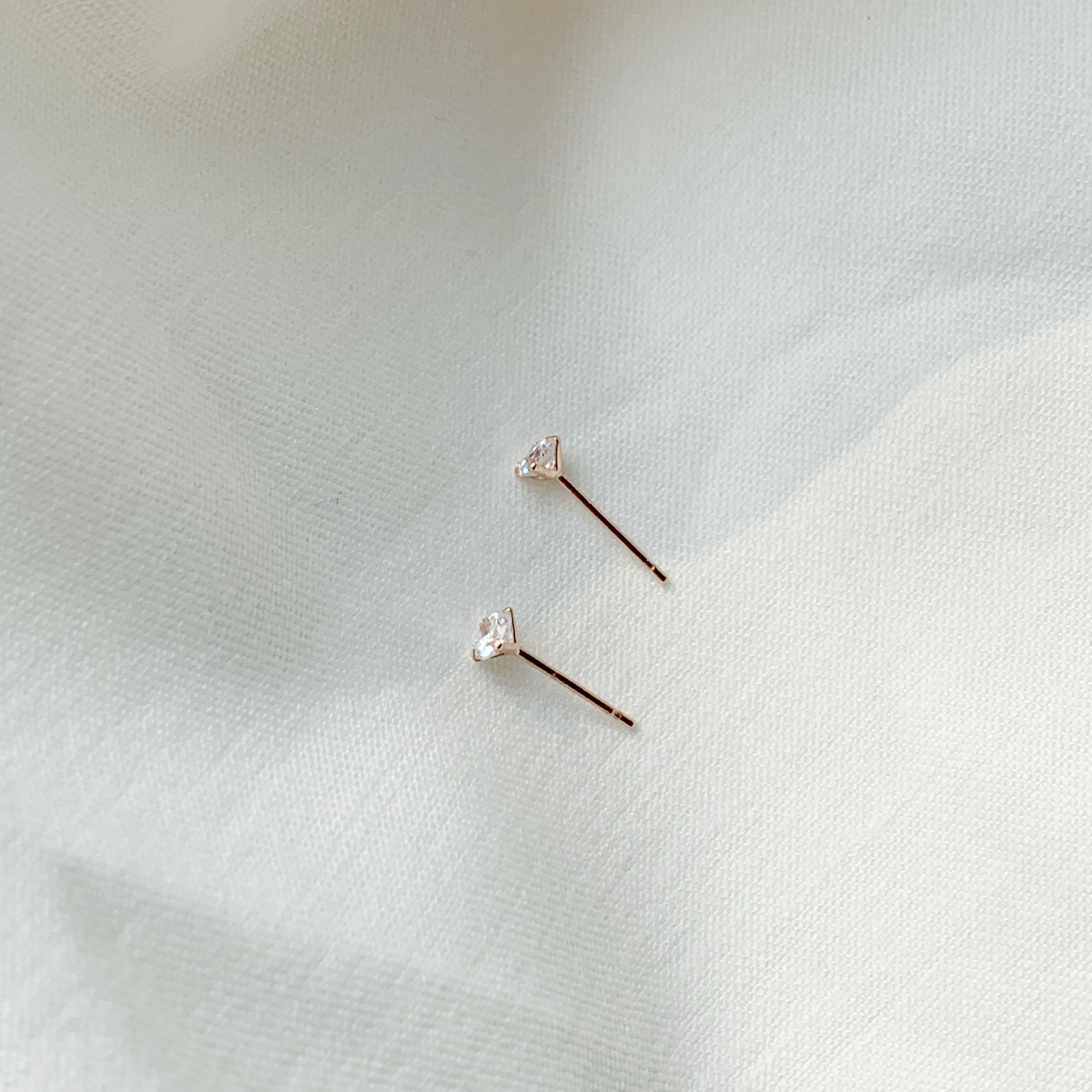 14k玫瑰金 3mm裸肌鋯石耳環(單)