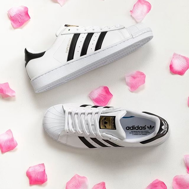 ADIDAS SUPERSTAR 大童 "黑白金章" [限時特惠!]