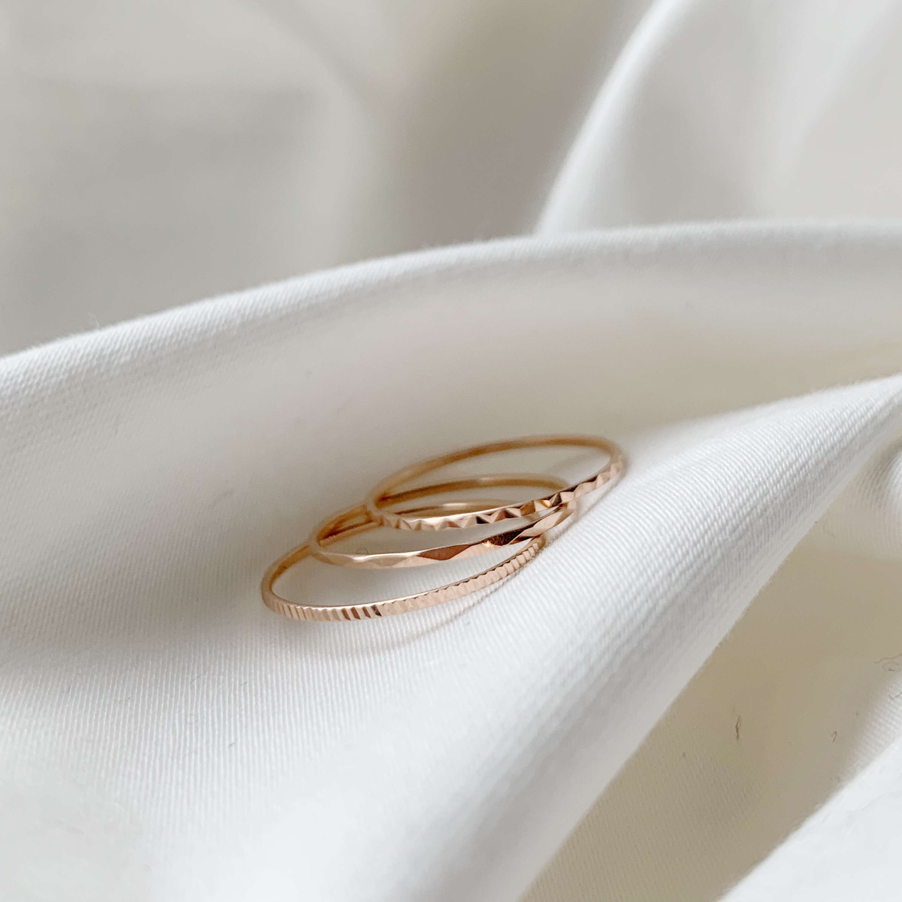 14k玫瑰金 厚版切割線戒