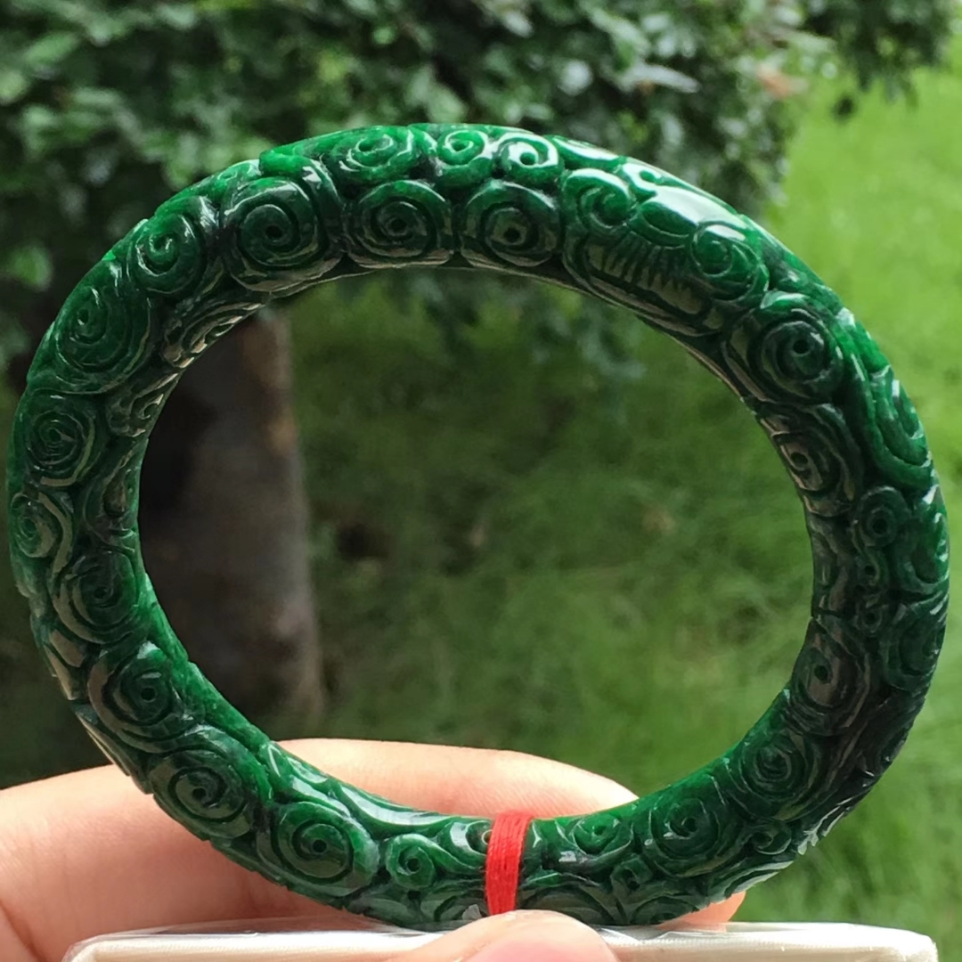 【已結緣】58155 辣綠雕花圓條手鐲 59.3mm