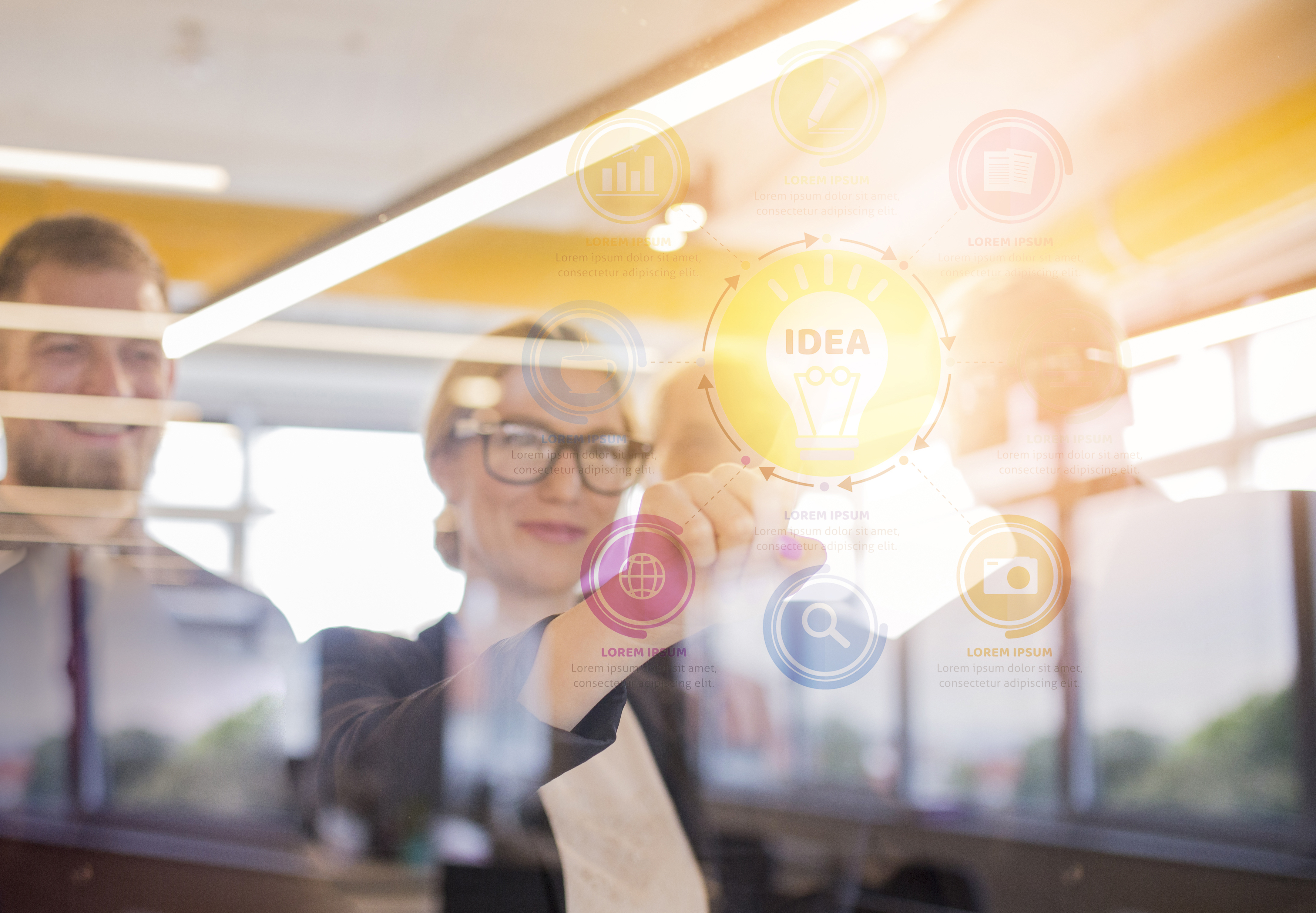 德立斯的創新投影技術，將為你開啟體驗的嶄新面向。打破舊有投影限制，將平坦的牆面、桌面甚至地面，變身為互動式螢幕。