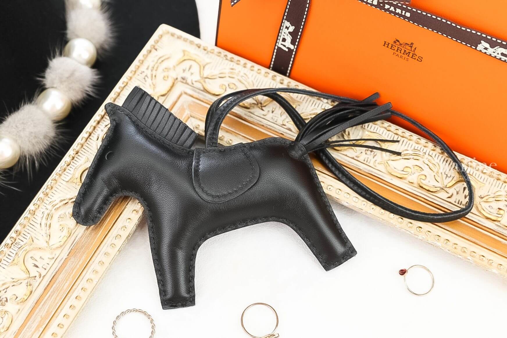 Hermès Horse Charm MM 黑色中型可愛小馬吊飾