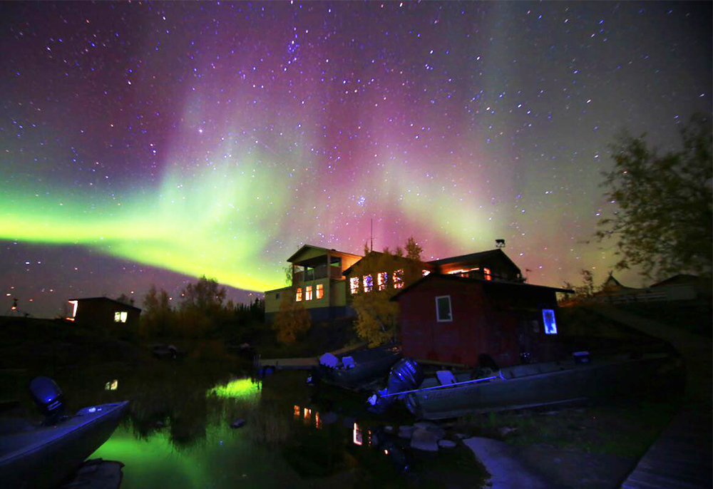 沐樂旅遊黃刀鎮極光冬季四天三夜猞猁小築包裝行程