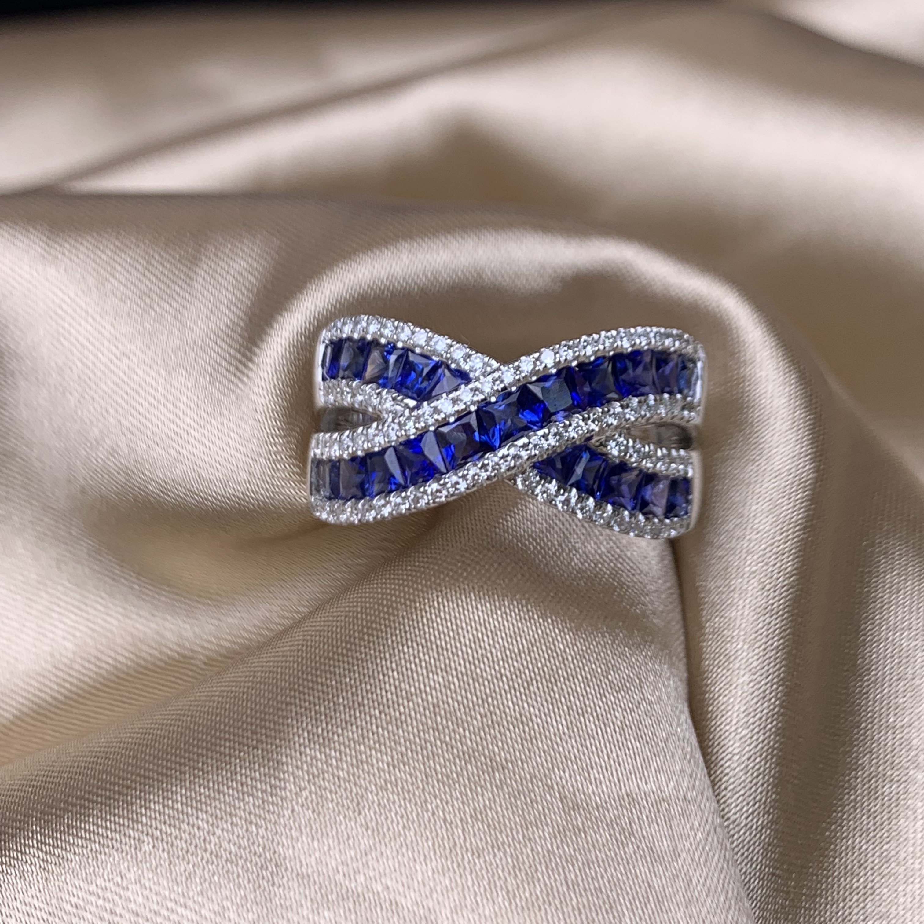 18K 金藍寶石戒指