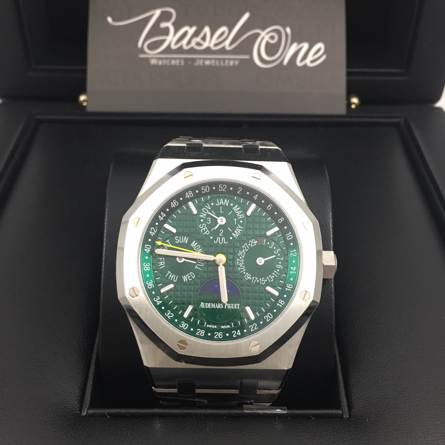 BRAND NEW AUDEMARS PIGUET 26606 st  GREEN DIAL ROYAL OAK PERPETUAL CALENDAR STEEL