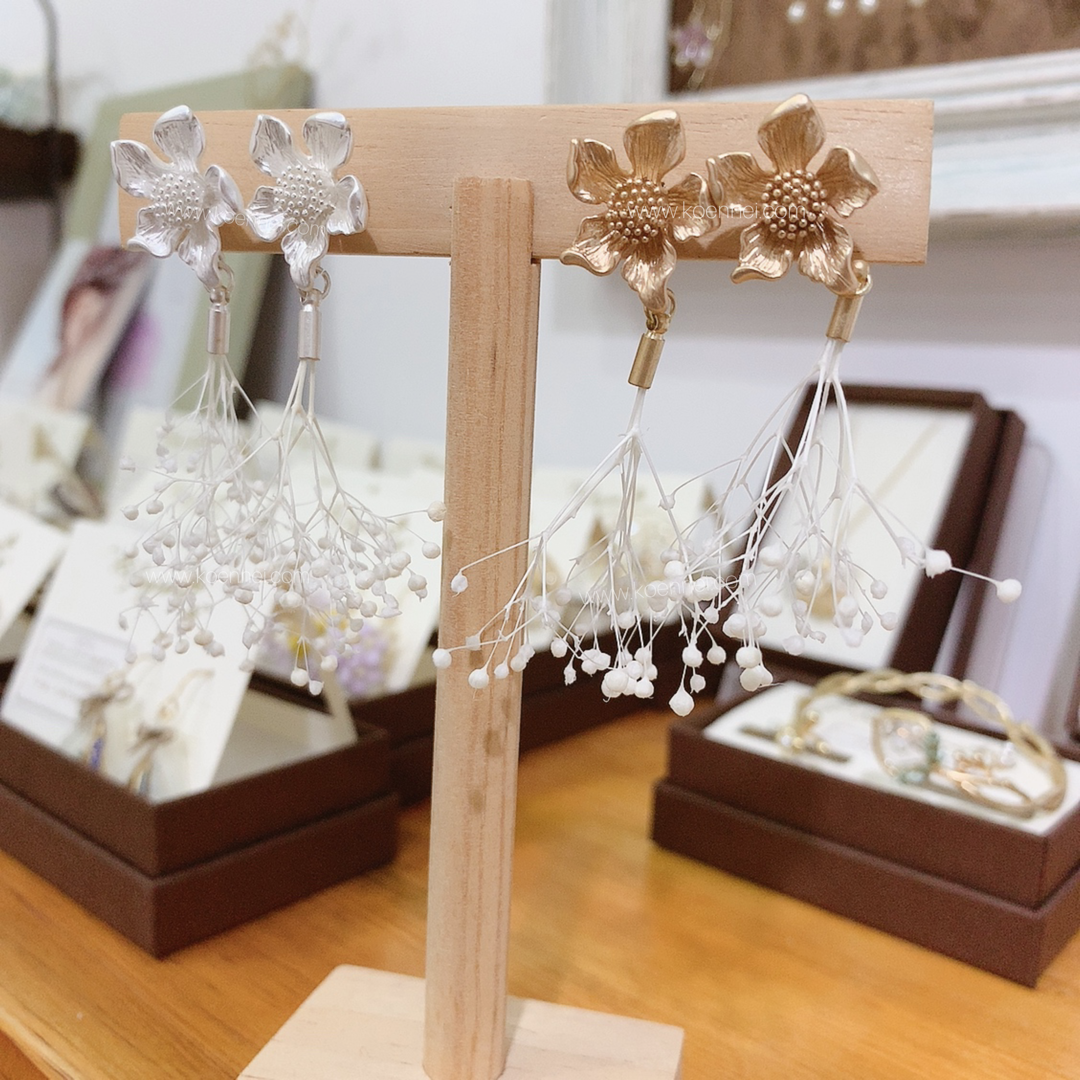 [網站限定優惠][日本制] 金屬花形x滿天星耳環