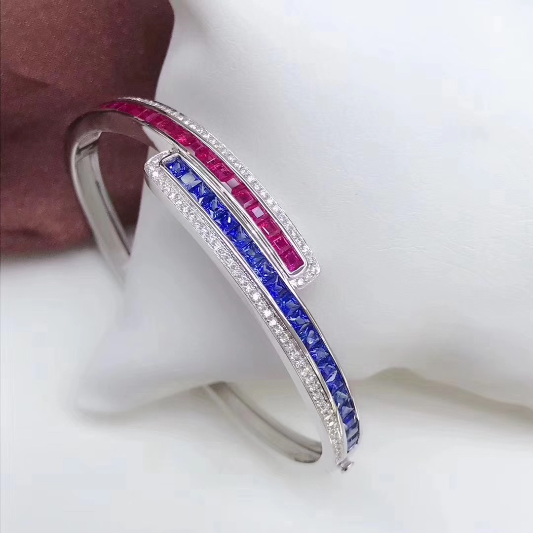 18K Gold Ruby and Sapphire Bangle