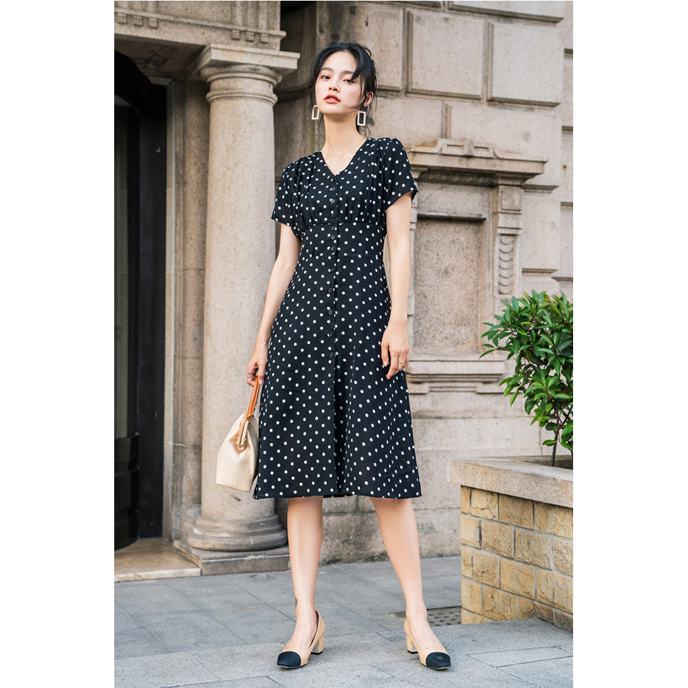 DEER.W V領排釦收腰點點洋裝 黑色