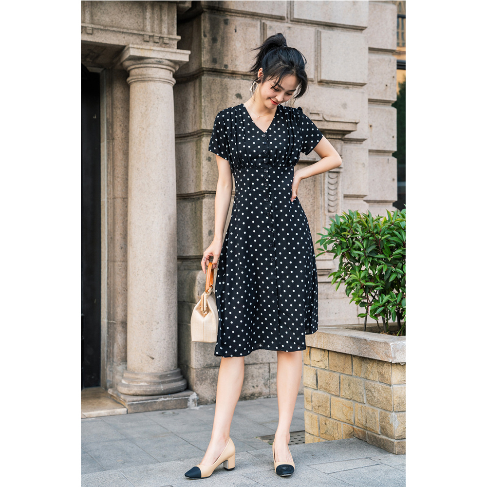 DEER.W V領排釦收腰點點洋裝 黑色