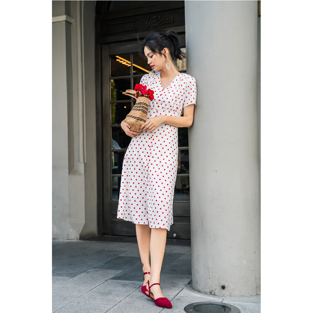 DEER.W V領排釦收腰點點洋裝 白色