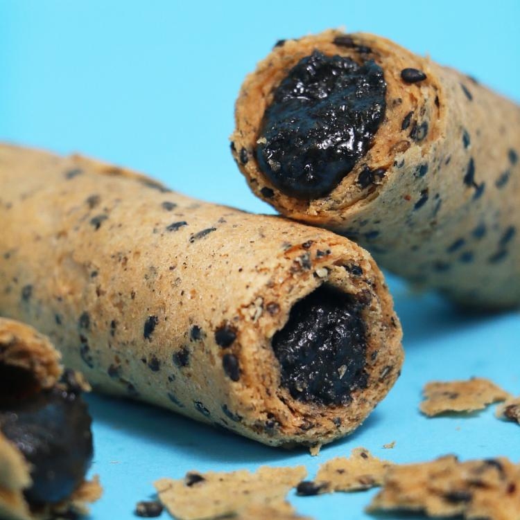 【海邊走走】芝麻愛餡蛋捲