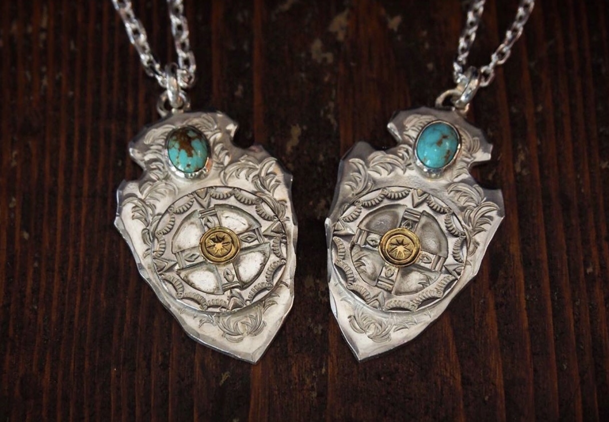 唐草點金松石箭頭吊墜