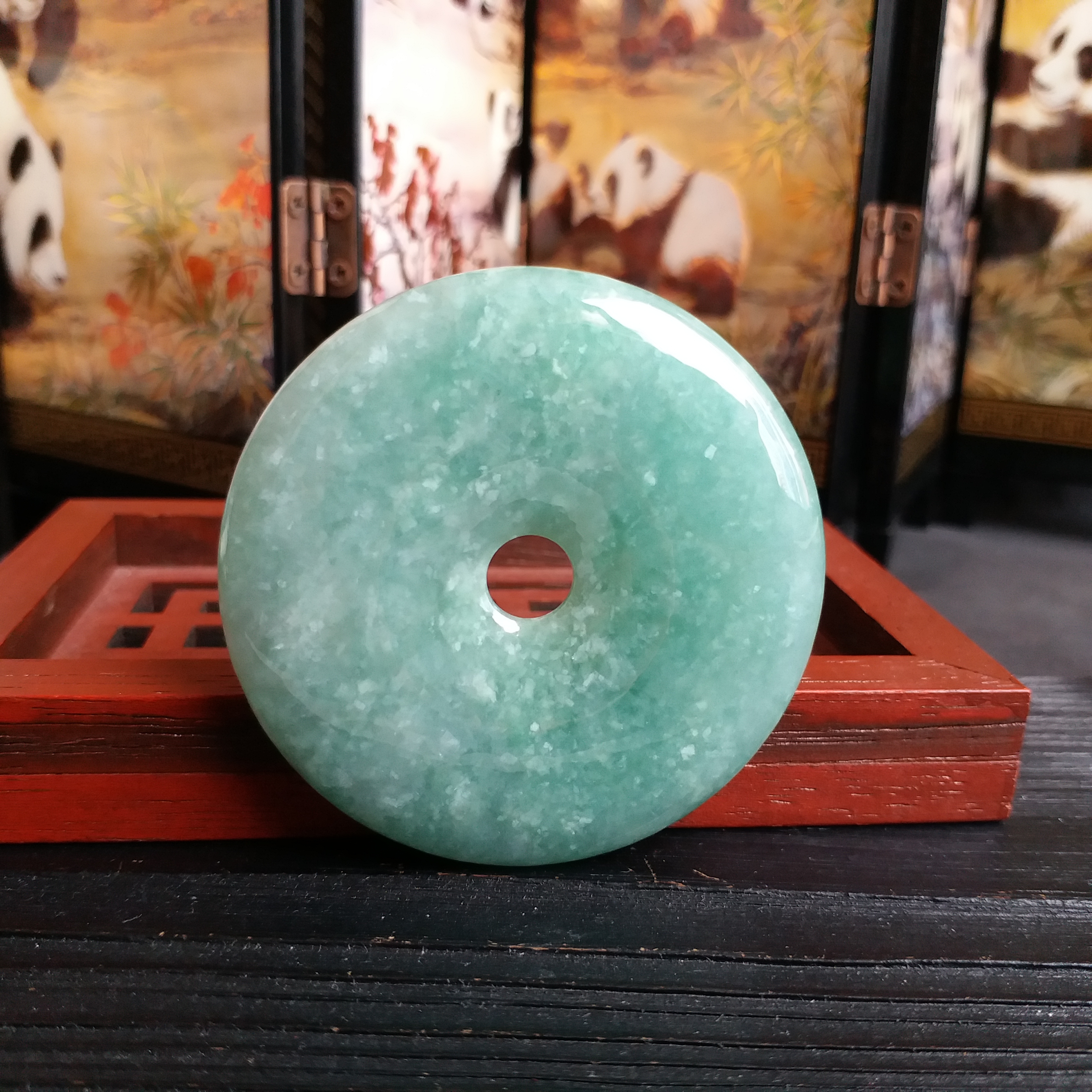 P1411363 豆種綠底大平安扣 (53.5mm直徑)