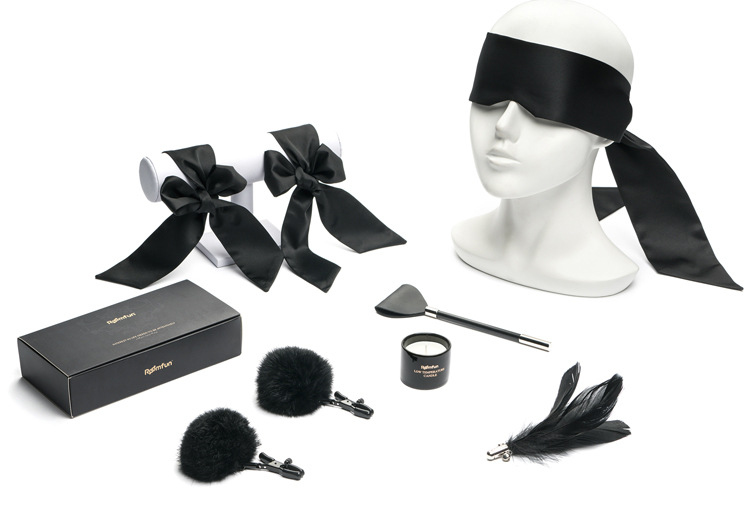 RoomFun Layne Six - 萊恩輕度SM套裝