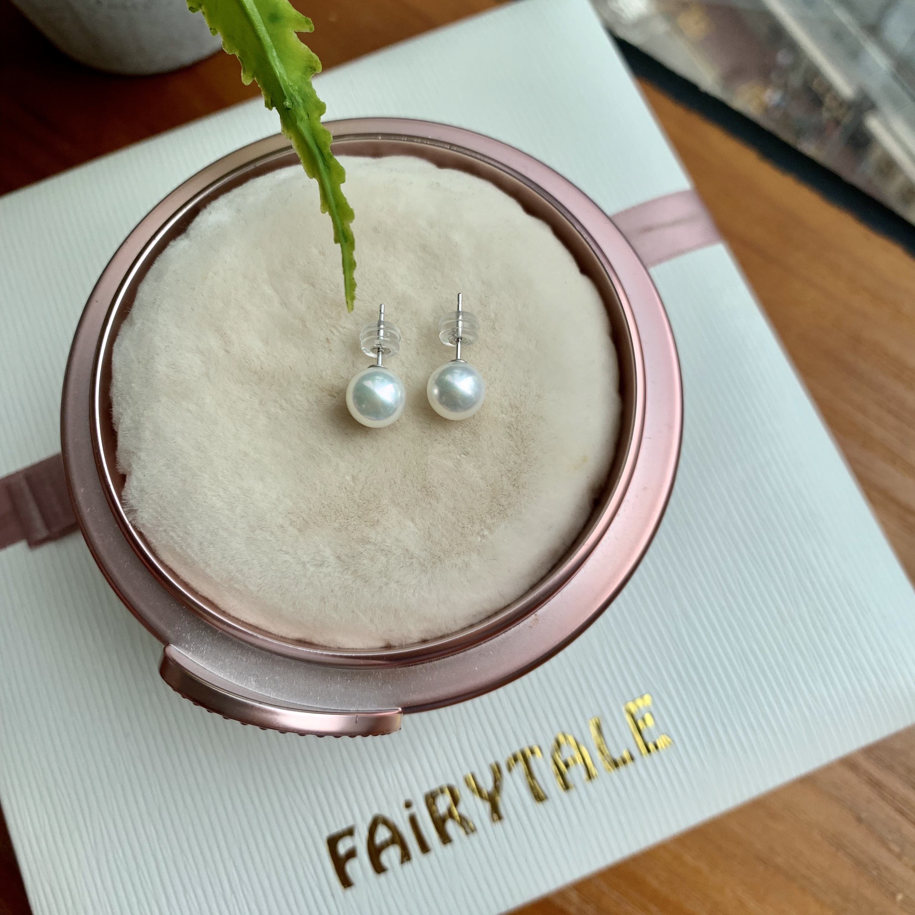 精選入門級 - 無調色日本Akoya珍珠耳釘