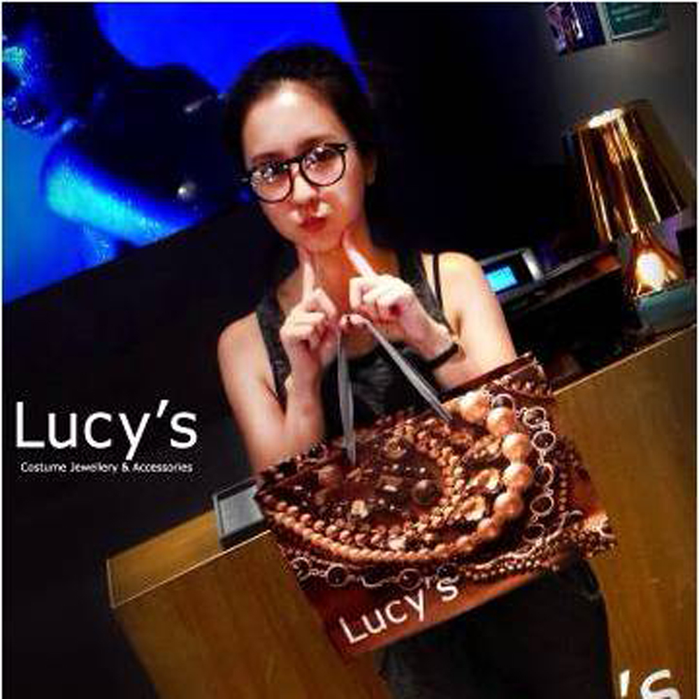 Amanda Chou 周曉涵