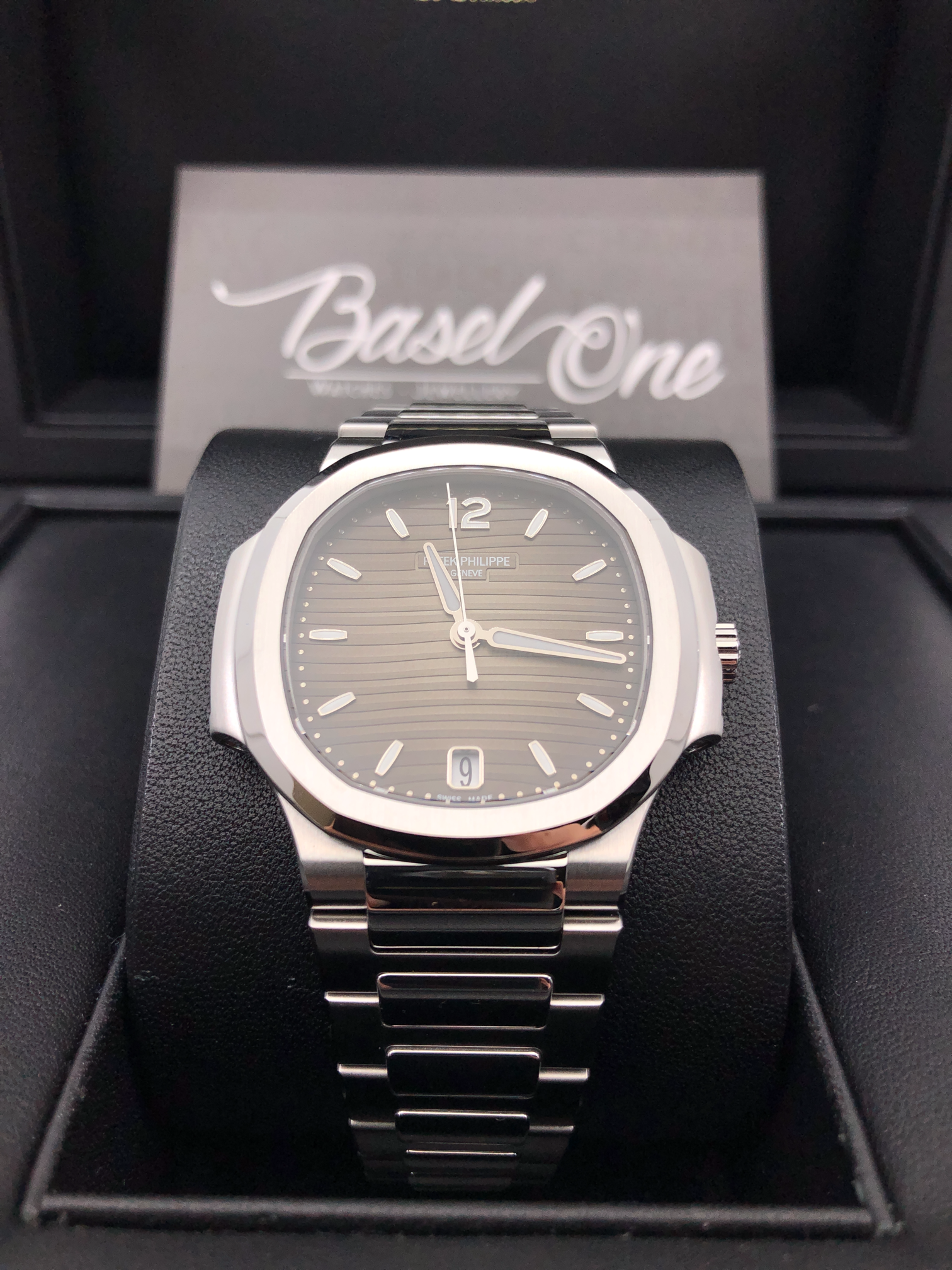 BRAND NEW 7118/1a-011 PATEK PHILIPPE NAUTILUS GREY DIAL STEEL SELFWINDING 35MM